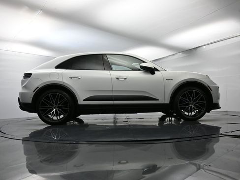Used 2025 Porsche Macan Electric image 48