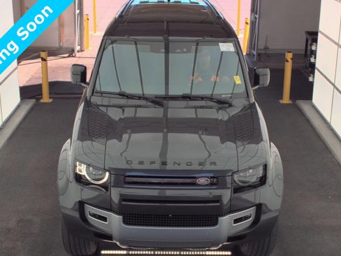 Used 2021 Land Rover Defender 110 SE image 2