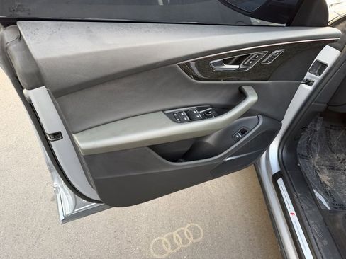 Used 2021 Audi Q8 Premium Plus w/ Premium Plus Package image 12