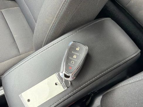 Used 2018 Chevrolet Cruze LT w/ Convenience Package FWD image 37