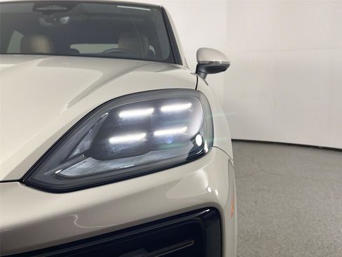 Certified 2026 Porsche Cayenne Coupe AWD/4WD image 15