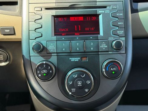 Used 2011 Kia Soul ! FWD image 26