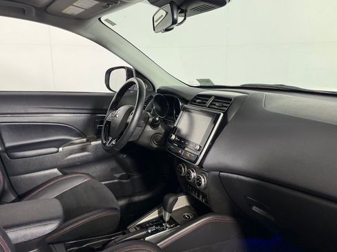 Used 2023 Mitsubishi Outlander Sport SE image 31