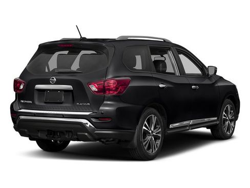 Used 2017 Nissan Pathfinder Platinum w/ Family Entertainment Package AWD/4WD image 2