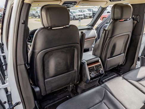 Used 2023 Land Rover Range Rover Long Wheelbase SE AWD/4WD image 30