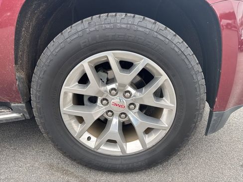 Used 2019 GMC Yukon SLE w/ SLE Value Package image 4