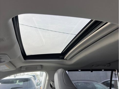 Used 2021 Toyota Highlander XLE image 19