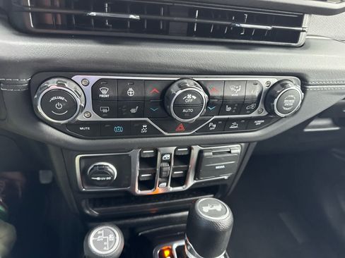 Used 2025 Jeep Wrangler Sahara w/ Safety Group image 24