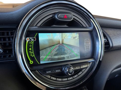 Used 2018 MINI Cooper S image 13