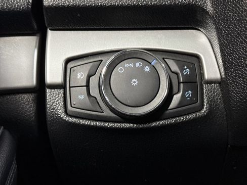 Used 2016 Ford Explorer XLT AWD/4WD image 18