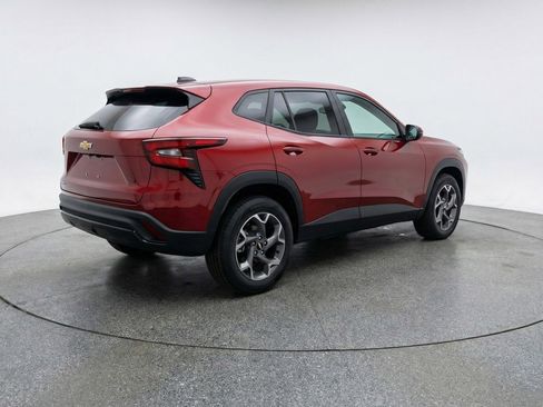 Used 2025 Chevrolet Trax LT w/ LT Convenience Package image 7