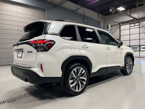 Certified 2025 Subaru Forester Touring AWD/4WD image 9
