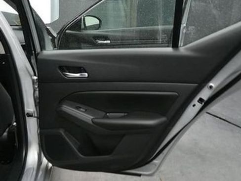 Used 2021 Nissan Altima 2.5 S FWD image 21
