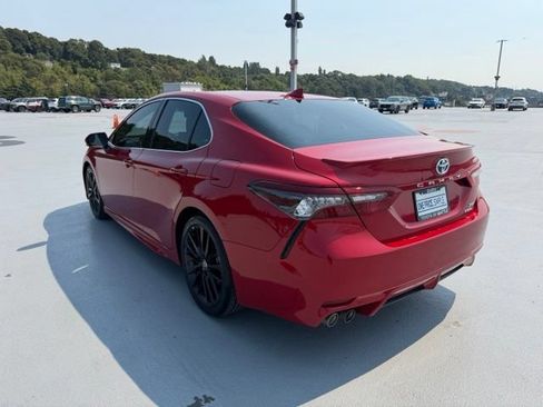 Used 2022 Toyota Camry XSE w/ Navigation Upgrade Package FWD image 5