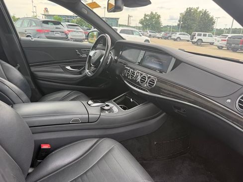 Used 2017 Mercedes-Benz S 550 4MATIC Sedan image 26