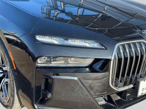 Certified 2023 BMW 760i xDrive w/ Executive Package image 7