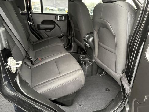 Used 2023 Jeep Gladiator Willys image 12