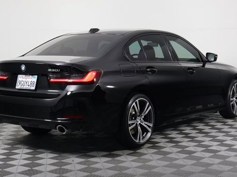 Used 2023 BMW 330i Sedan w/ Premium Package RWD image 4
