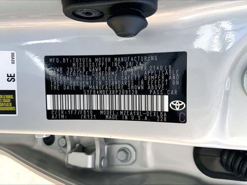 Used 2024 Toyota Corolla LE FWD image 33