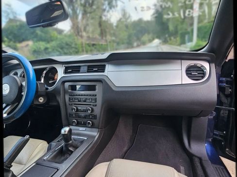 Used 2012 Ford Mustang Premium image 22