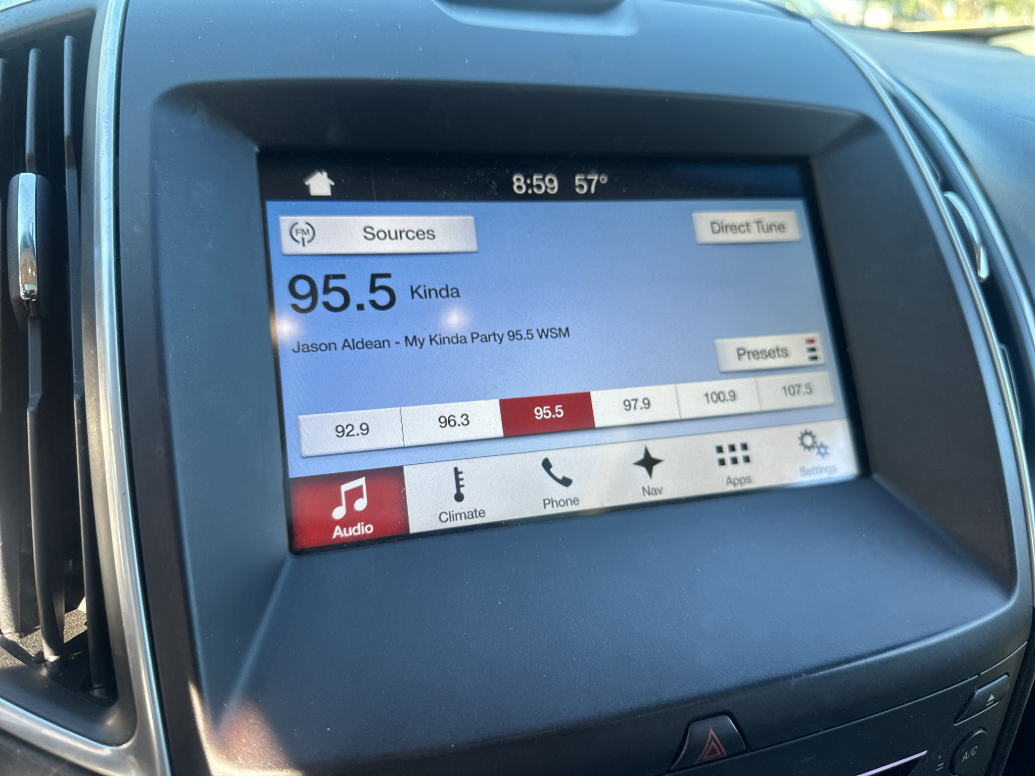 Used 2017 Ford Edge Titanium w/ Equipment Group 301A FWD image 29
