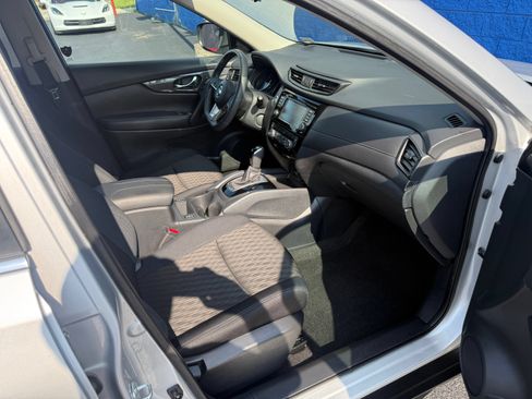 Used 2018 Nissan Rogue SV w/ Premium Package AWD/4WD image 22