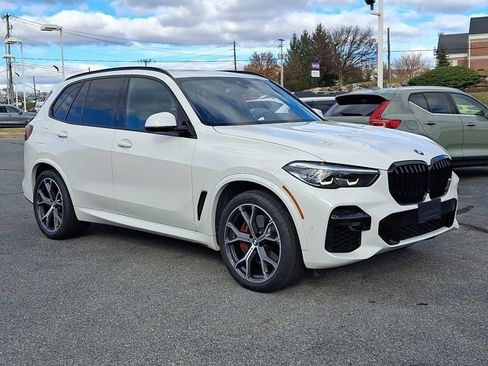Certified 2022 BMW X5 xDrive40i w/ M Sport Package image 1
