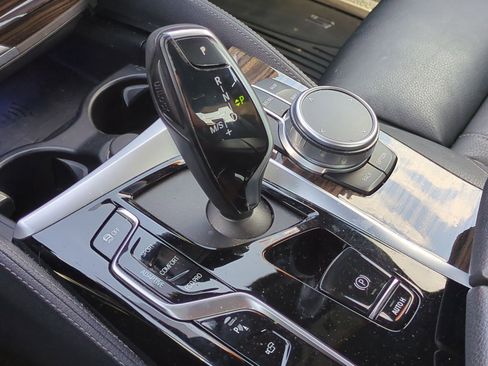 Used 2021 BMW M550i xDrive w/ Premium Package image 26