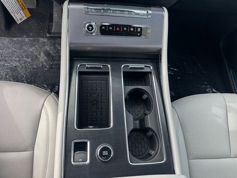 New 2026 Lincoln Aviator AWD image 17