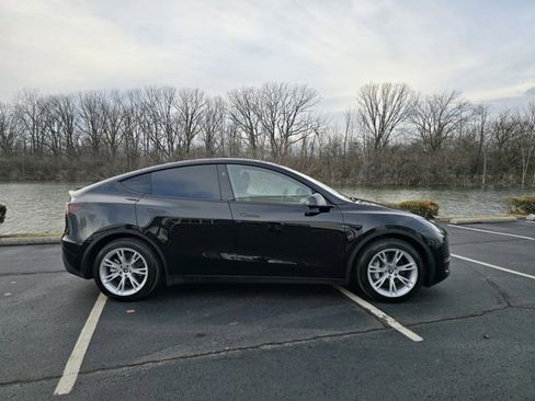 Used 2024 Tesla Model Y Long Range image 7