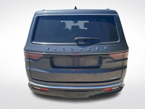 Used 2024 Jeep Wagoneer L Series II w/ Flexible Seating Group AWD/4WD image 4