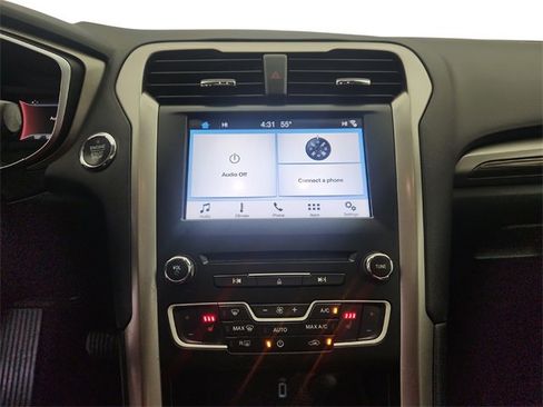 Used 2018 Ford Fusion SE w/ Fusion SE Technology Package image 17