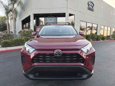Used 2022 Toyota RAV4 XLE w/ Convenience Package FWD image 7