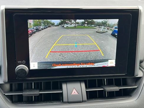 Used 2023 Toyota RAV4 XLE FWD image 17