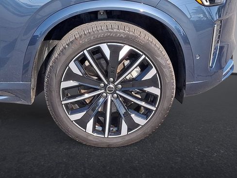 Certified 2026 Volvo XC90 B6 Plus AWD/4WD image 33