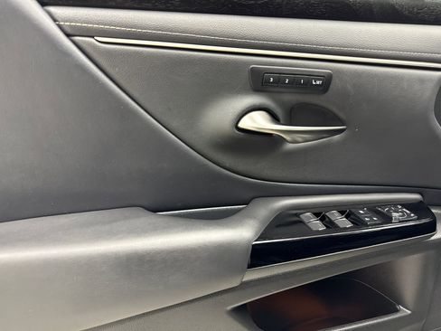 Used 2022 Lexus ES 300h w/ Premium Package FWD image 36
