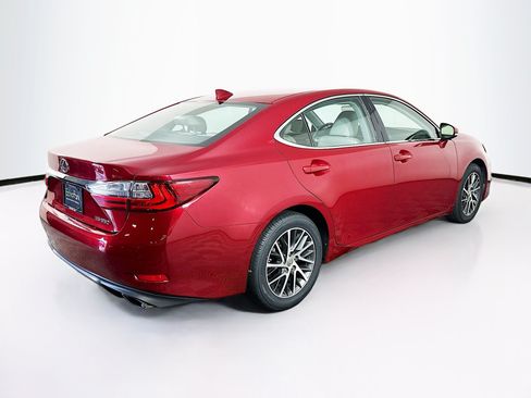 Used 2016 Lexus ES 350 w/ Luxury Package w/Wood Trim FWD image 9