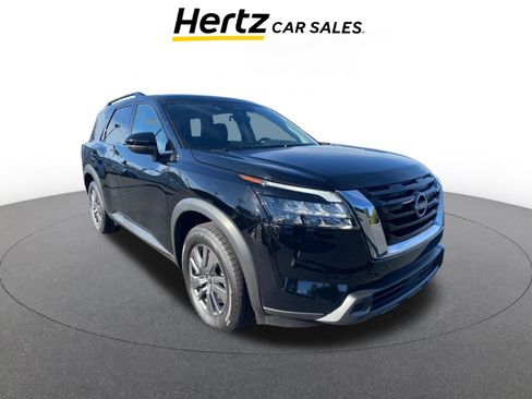 Used 2025 Nissan Pathfinder SV image 1