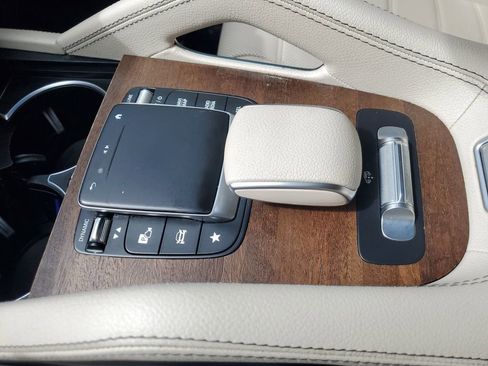 Used 2022 Mercedes-Benz GLS 450 4MATIC image 33