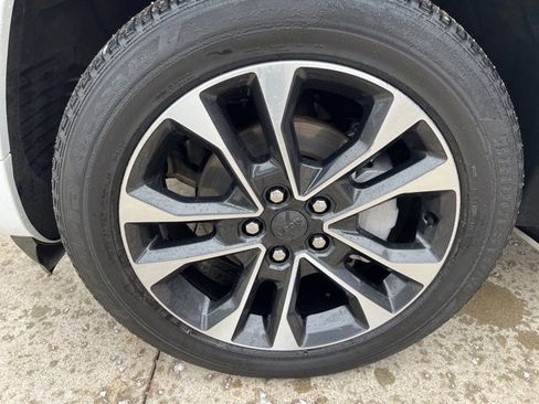 Certified 2023 Jeep Grand Cherokee Overland image 11