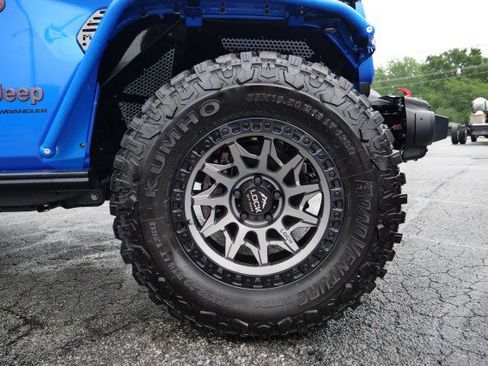 Used 2024 Jeep Wrangler Rubicon AWD/4WD image 9