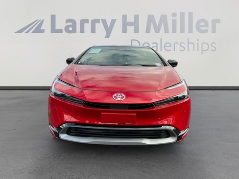 Certified 2025 Toyota Prius XLE image 8