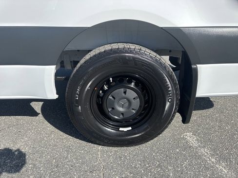 Used 2025 Mercedes-Benz Sprinter 2500 image 26