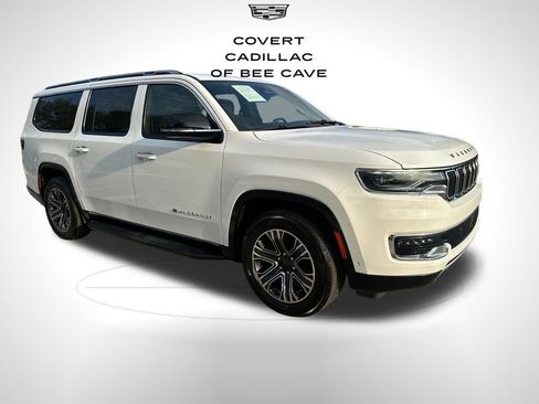 Used 2023 Jeep Wagoneer L Series II image 8