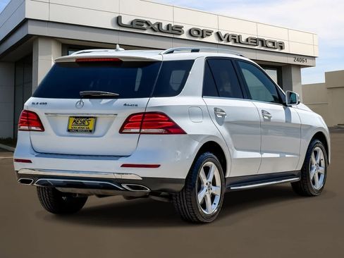 Used 2019 Mercedes-Benz GLE 400 4MATIC image 4