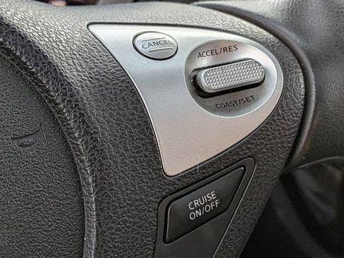 Used 2014 Nissan Juke SV image 11