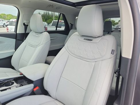 New 2026 Ford Explorer Platinum w/ LUX Leather Package AWD/4WD image 21