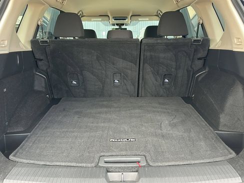 Certified 2025 Nissan Rogue SV image 21