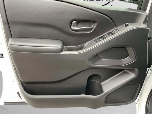 New 2026 Nissan Frontier SV image 17