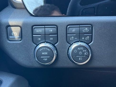 New 2026 GMC Sierra 2500 SLT w/ SLT Premium Package image 16